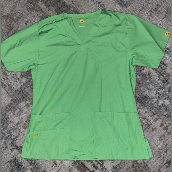 Spread Good Cheer women’s green scrub top size small - Picture 1 of 3
